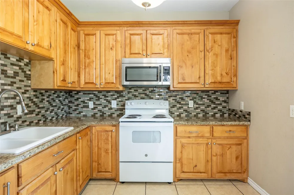 205 E 2nd Street Hearne, TX 77859