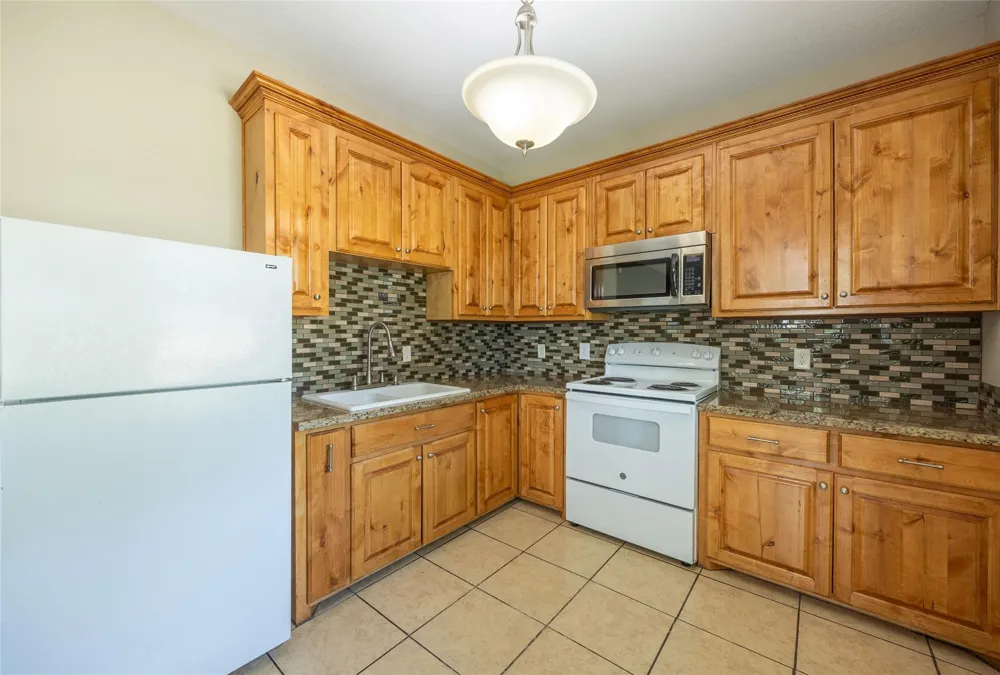 205 E 2nd Street Hearne, TX 77859