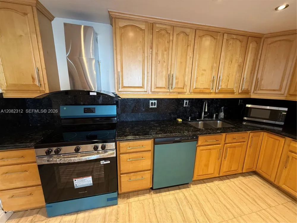 19380 Collins Ave #PH-11 Sunny Isles Beach, FL 33160