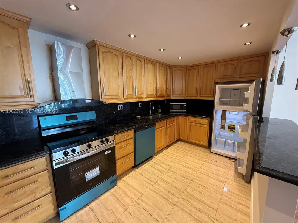 19380 Collins Ave #PH-11 Sunny Isles Beach, FL 33160