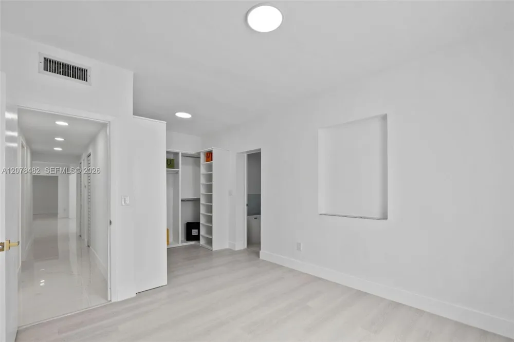 10901 SW 47th Ter Miami, FL 33165
