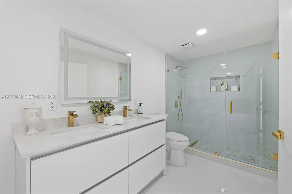 10901 SW 47th Ter Miami, FL 33165