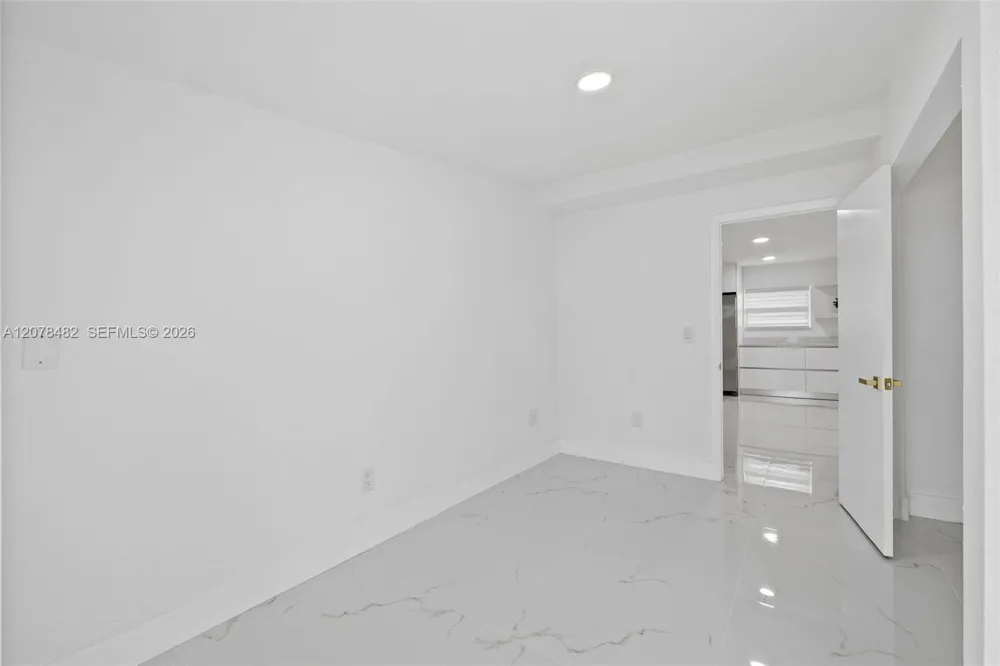 10901 SW 47th Ter Miami, FL 33165