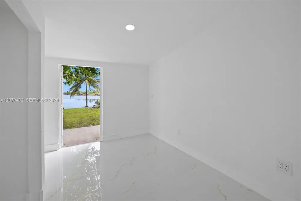 10901 SW 47th Ter Miami, FL 33165