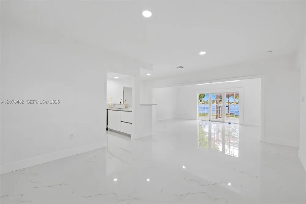 10901 SW 47th Ter Miami, FL 33165