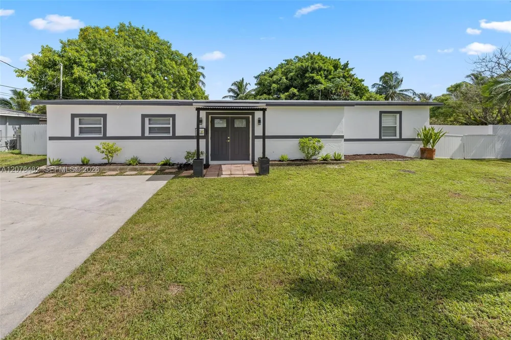 10901 SW 47th Ter Miami, FL 33165