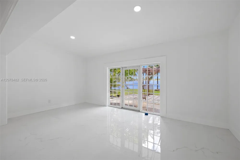 10901 SW 47th Ter Miami, FL 33165
