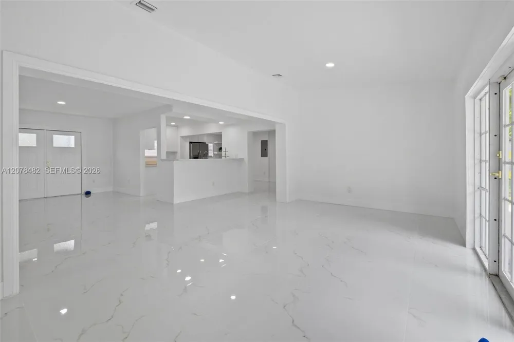 10901 SW 47th Ter Miami, FL 33165