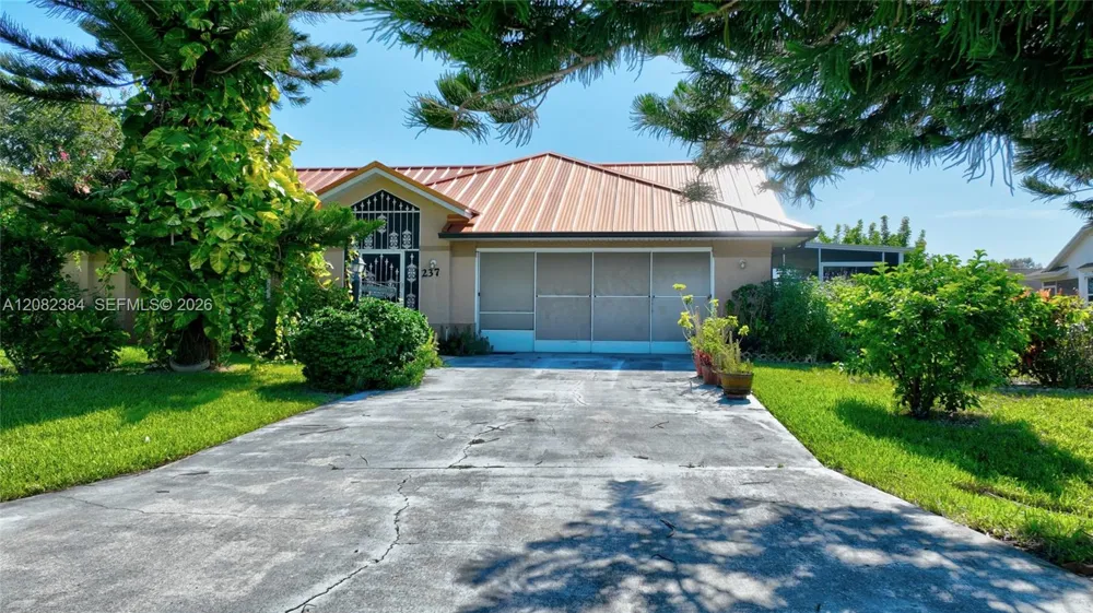 237 Lauberge Ct. Lehigh Acres, FL 33936