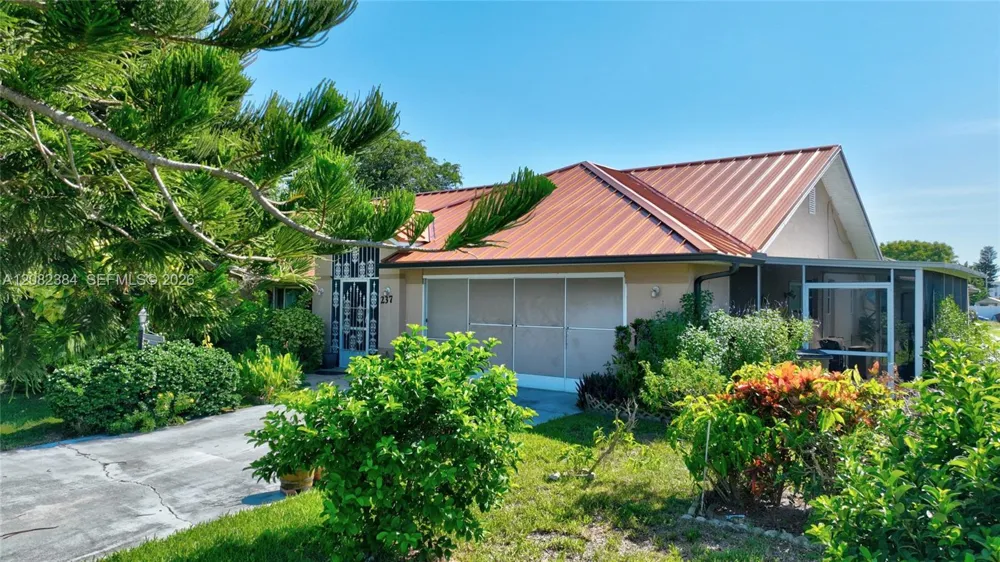 237 Lauberge Ct. Lehigh Acres, FL 33936
