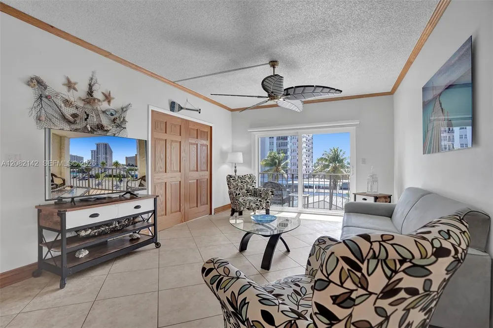 400 Riverside Dr #406 Pompano Beach, FL 33062