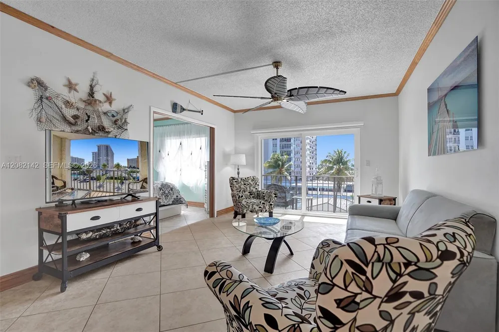 400 Riverside Dr #406 Pompano Beach, FL 33062