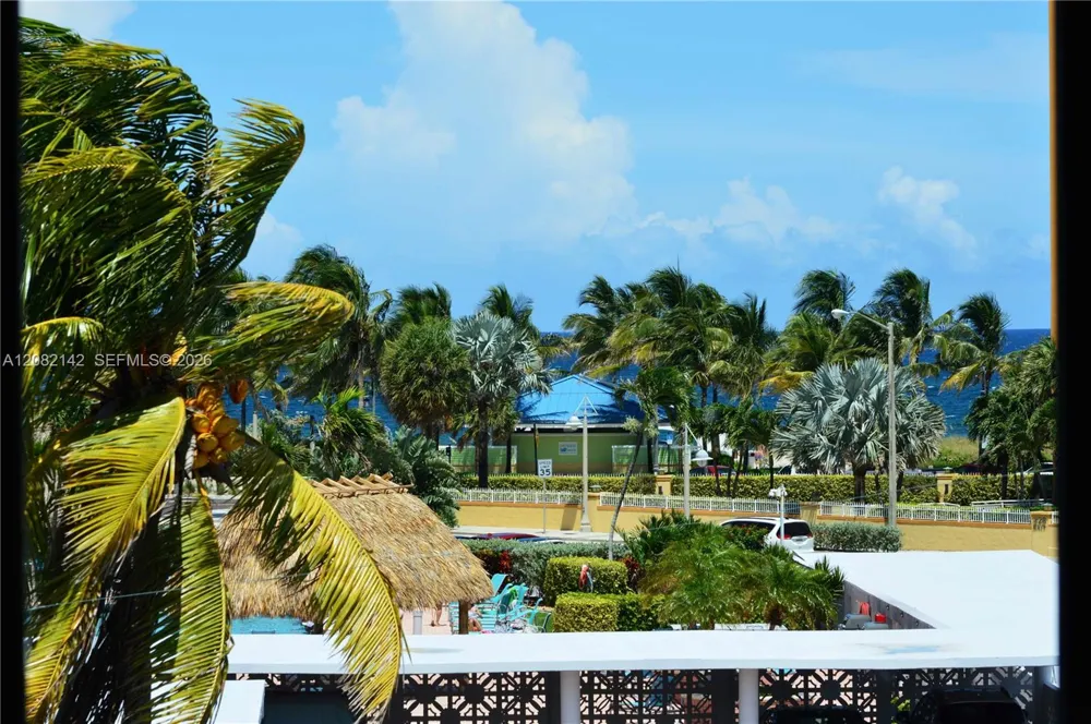 400 Riverside Dr #406 Pompano Beach, FL 33062
