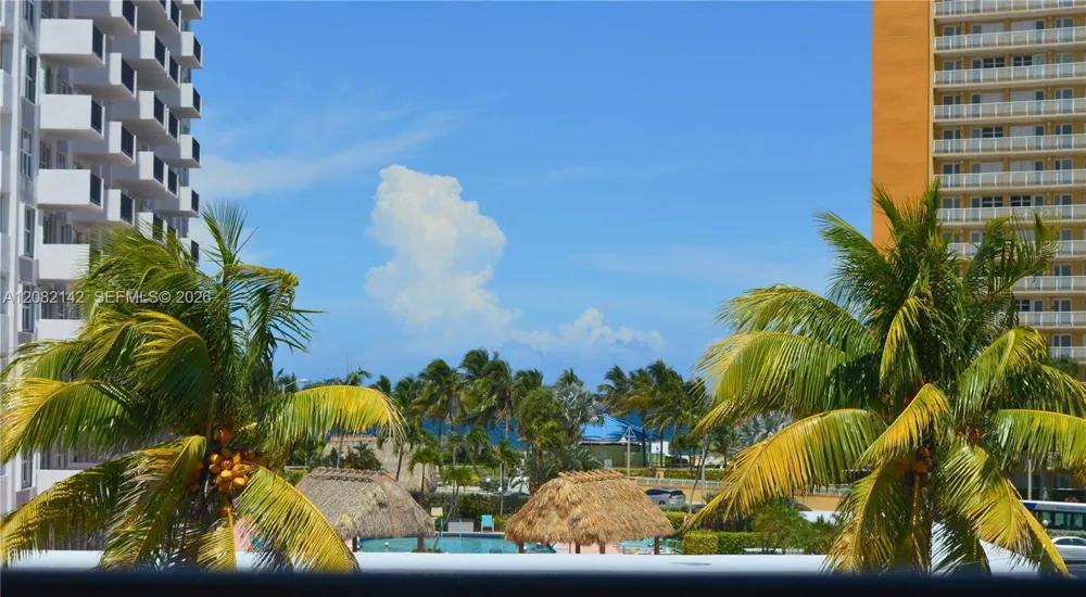 400 Riverside Dr #406 Pompano Beach, FL 33062