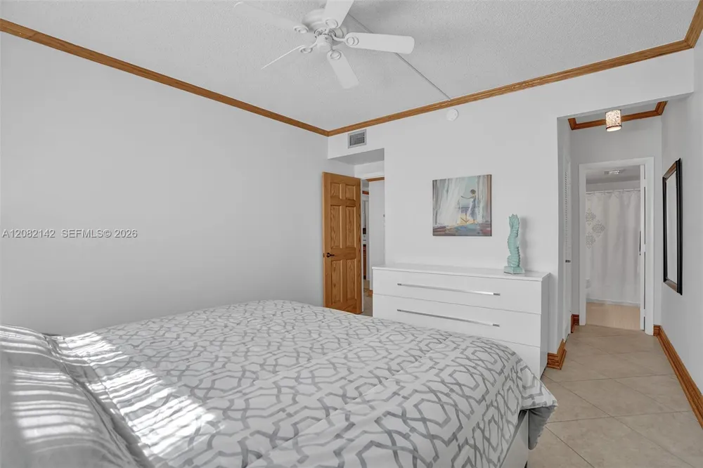 400 Riverside Dr #406 Pompano Beach, FL 33062