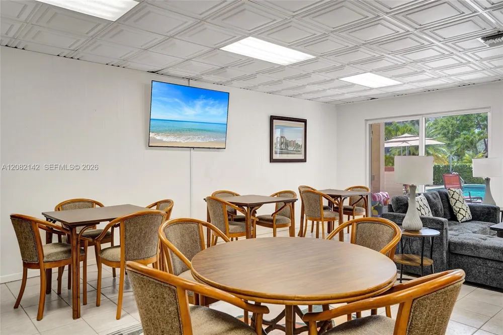 400 Riverside Dr #406 Pompano Beach, FL 33062