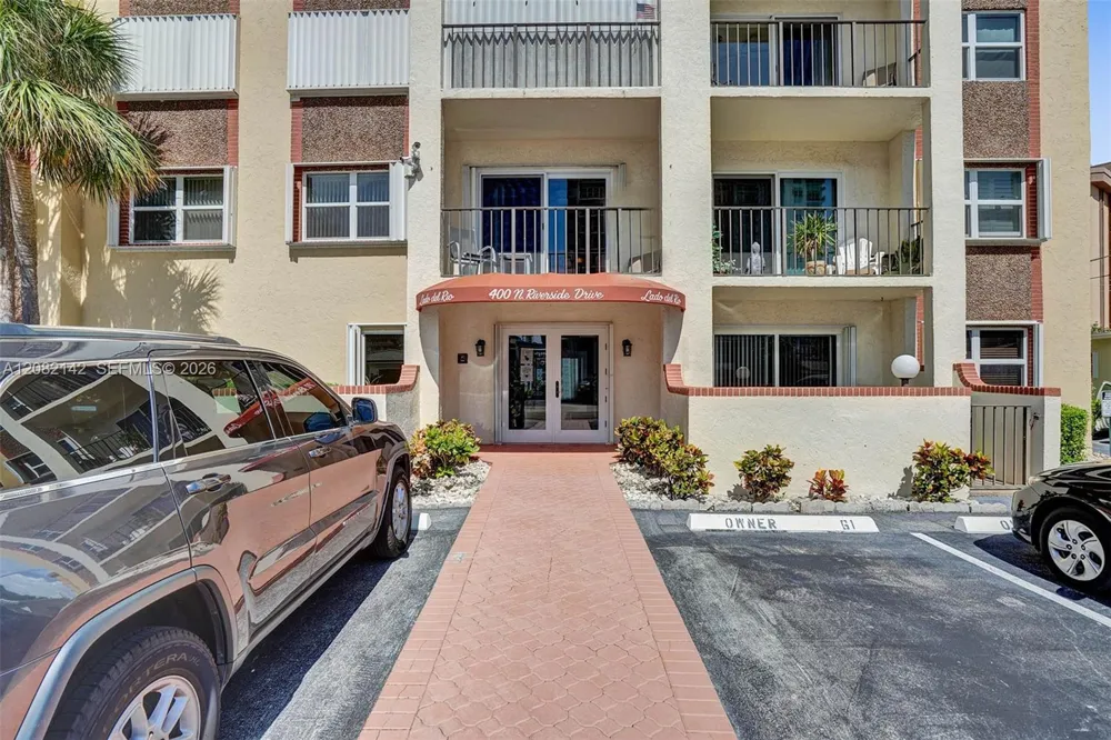 400 Riverside Dr #406 Pompano Beach, FL 33062
