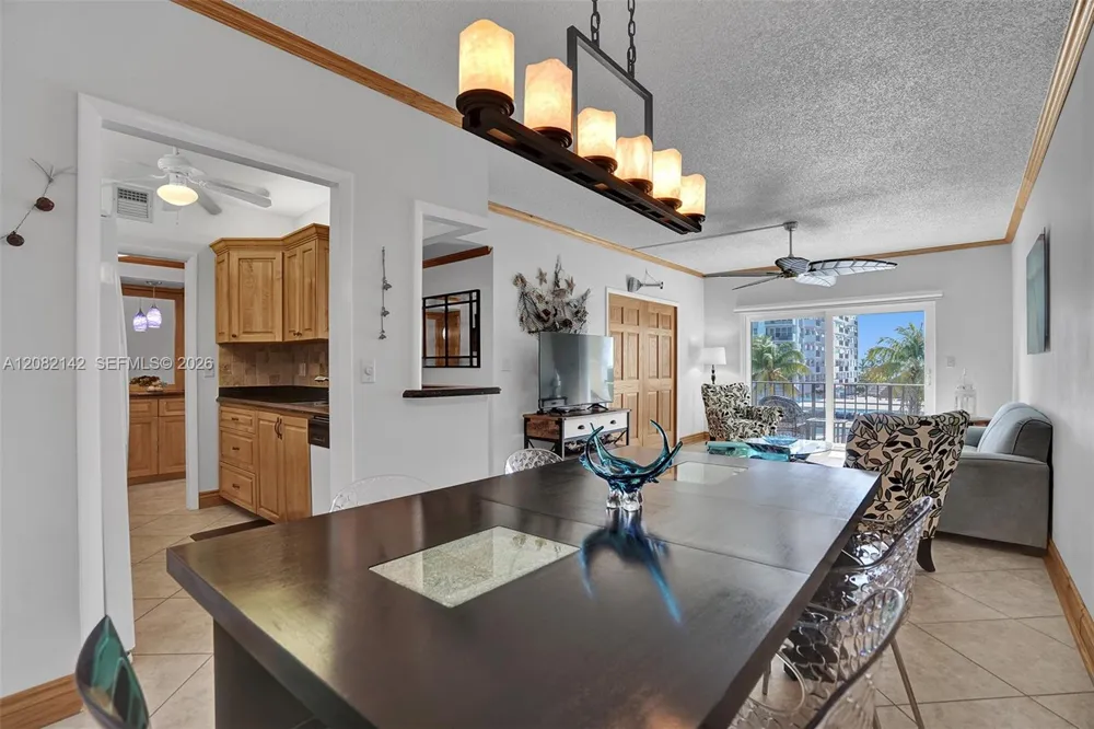 400 Riverside Dr #406 Pompano Beach, FL 33062