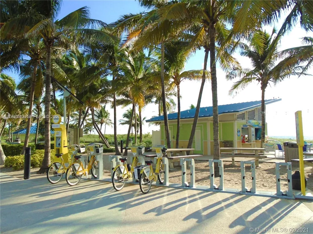 400 Riverside Dr #406 Pompano Beach, FL 33062