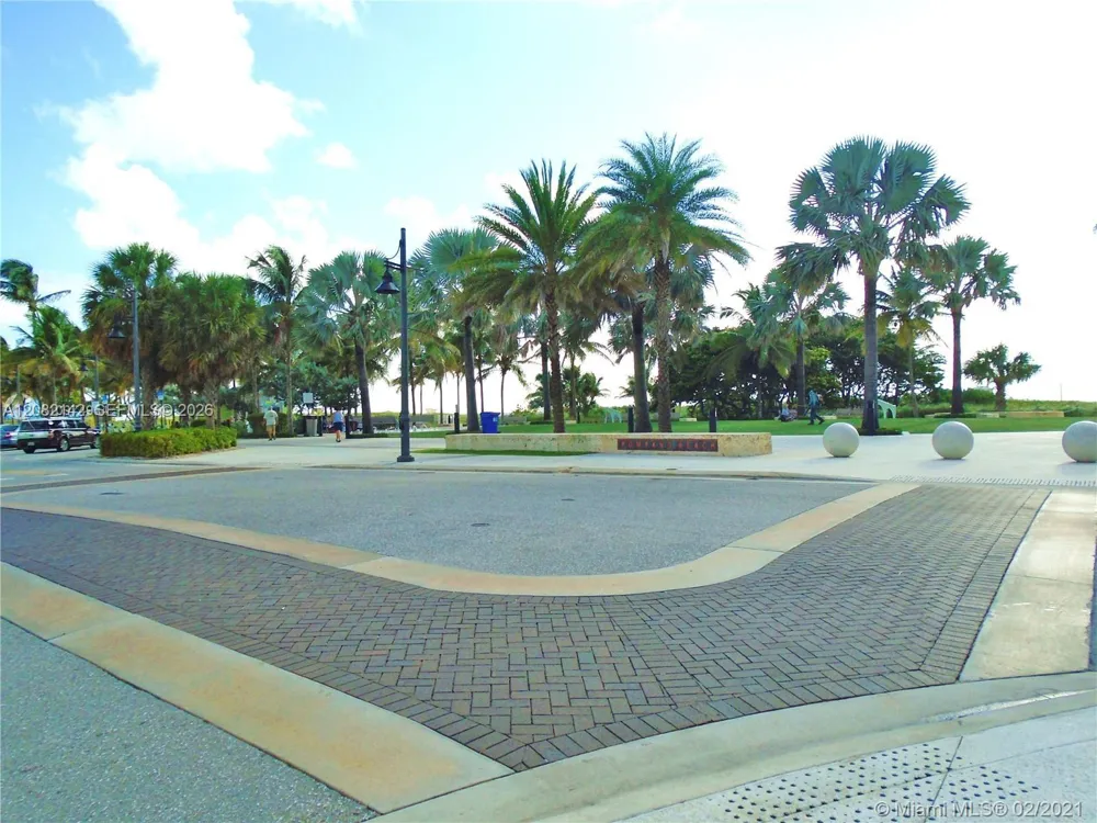 400 Riverside Dr #406 Pompano Beach, FL 33062