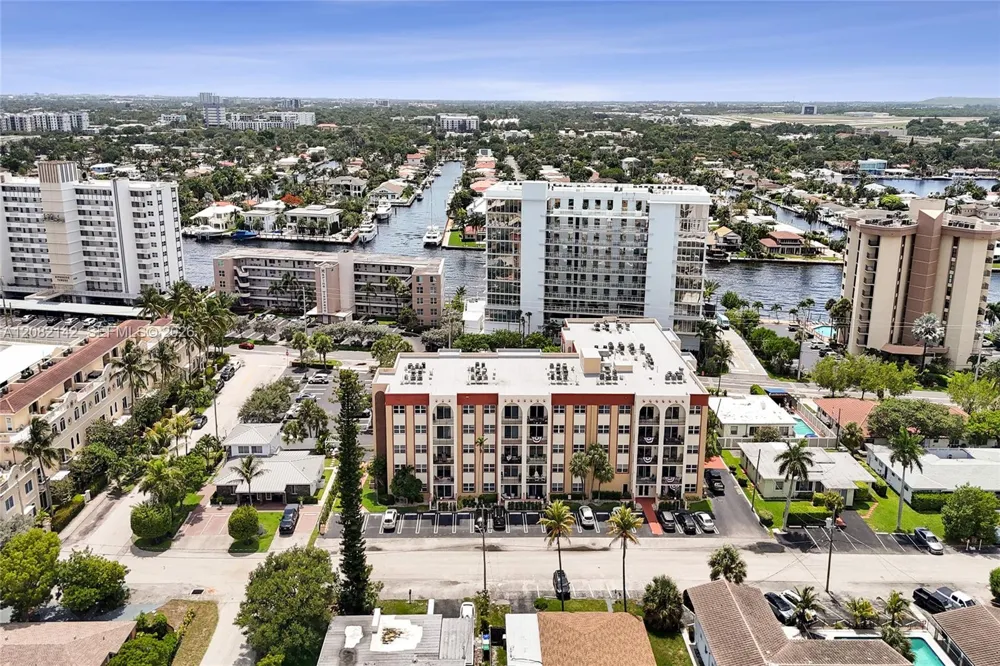 400 Riverside Dr #406 Pompano Beach, FL 33062