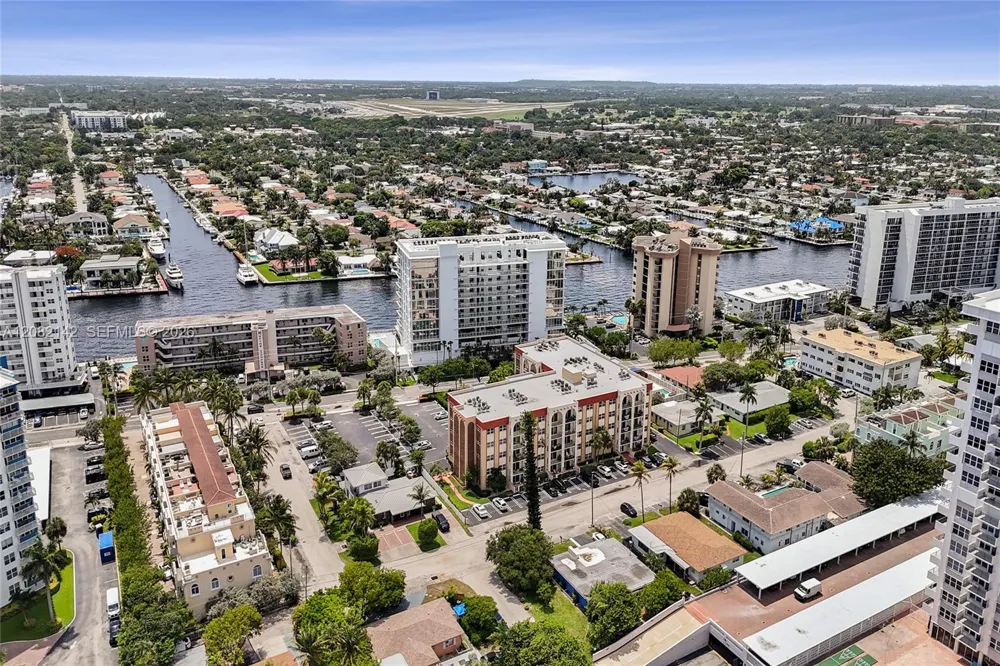 400 Riverside Dr #406 Pompano Beach, FL 33062