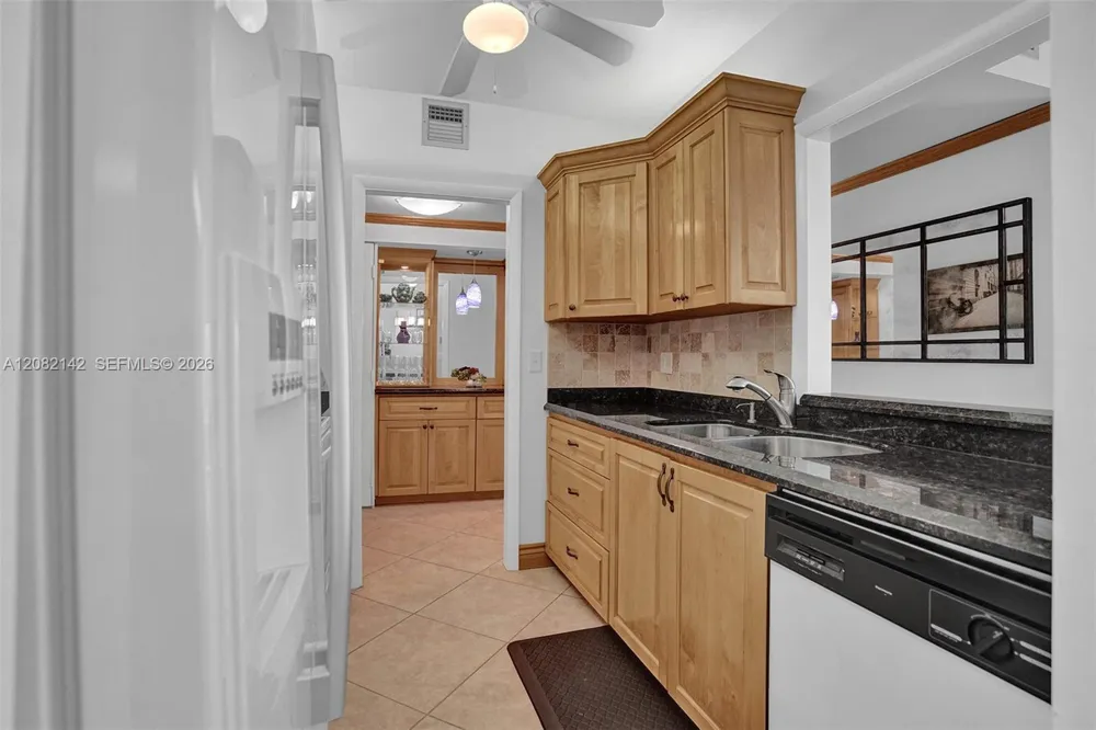 400 Riverside Dr #406 Pompano Beach, FL 33062