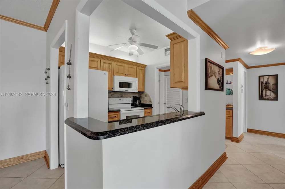 400 Riverside Dr #406 Pompano Beach, FL 33062