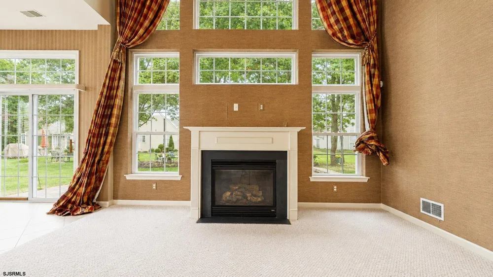 8 Lewis Dr Mays Landing, NJ 08330