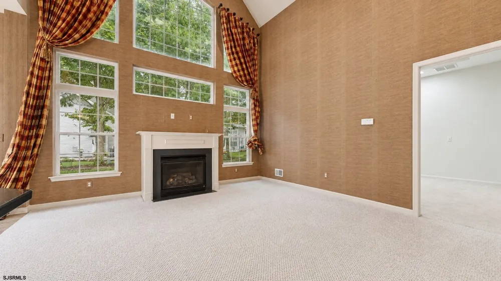8 Lewis Dr Mays Landing, NJ 08330