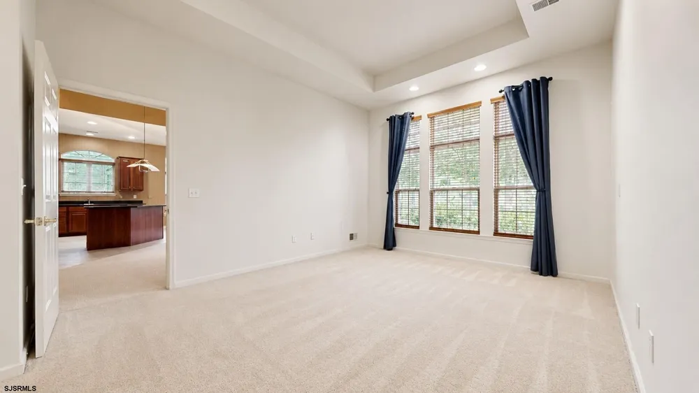8 Lewis Dr Mays Landing, NJ 08330