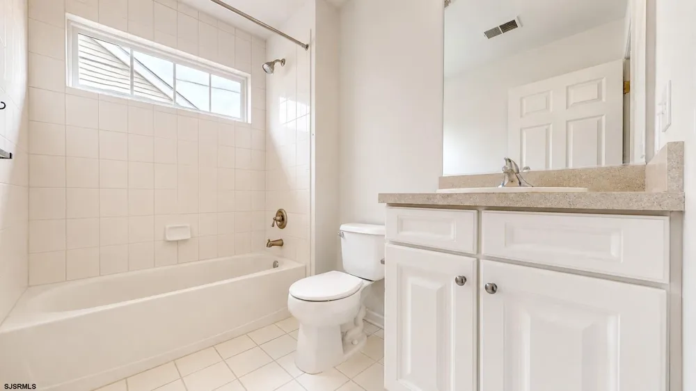 8 Lewis Dr Mays Landing, NJ 08330