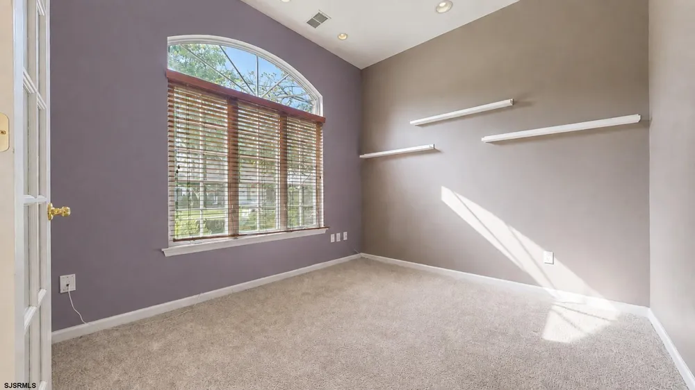 8 Lewis Dr Mays Landing, NJ 08330