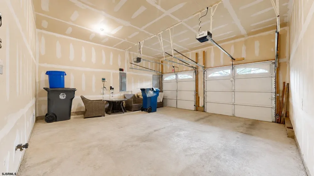 8 Lewis Dr Mays Landing, NJ 08330