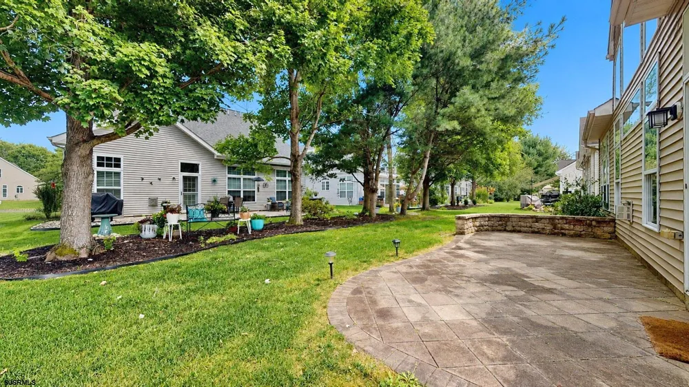 8 Lewis Dr Mays Landing, NJ 08330