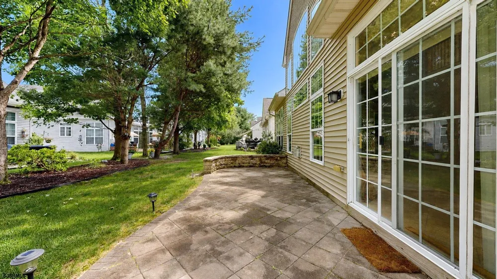 8 Lewis Dr Mays Landing, NJ 08330