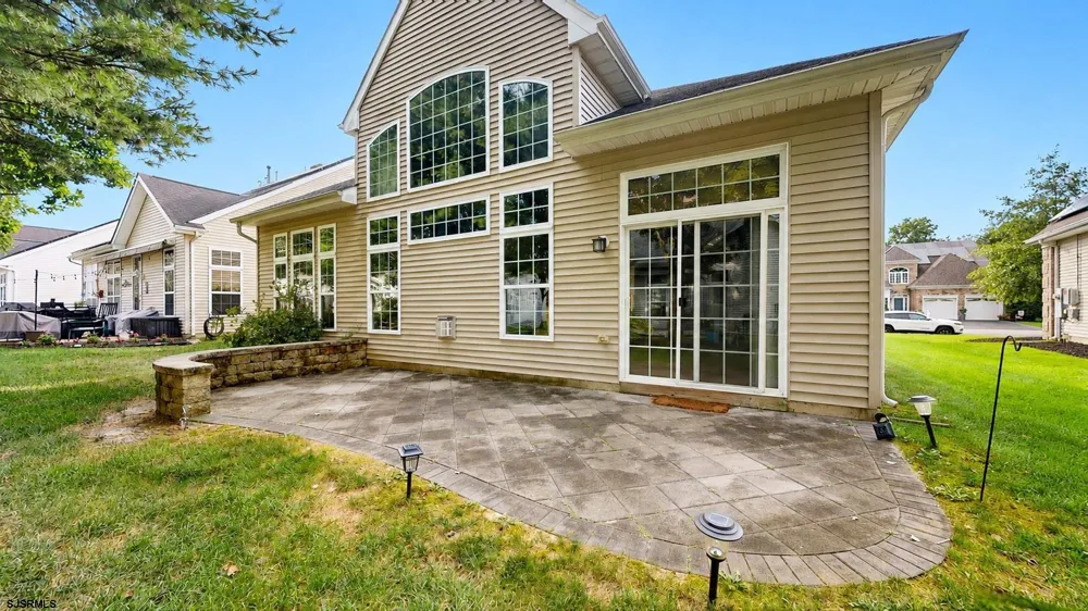 8 Lewis Dr Mays Landing, NJ 08330