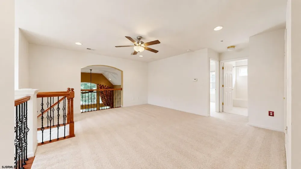 8 Lewis Dr Mays Landing, NJ 08330