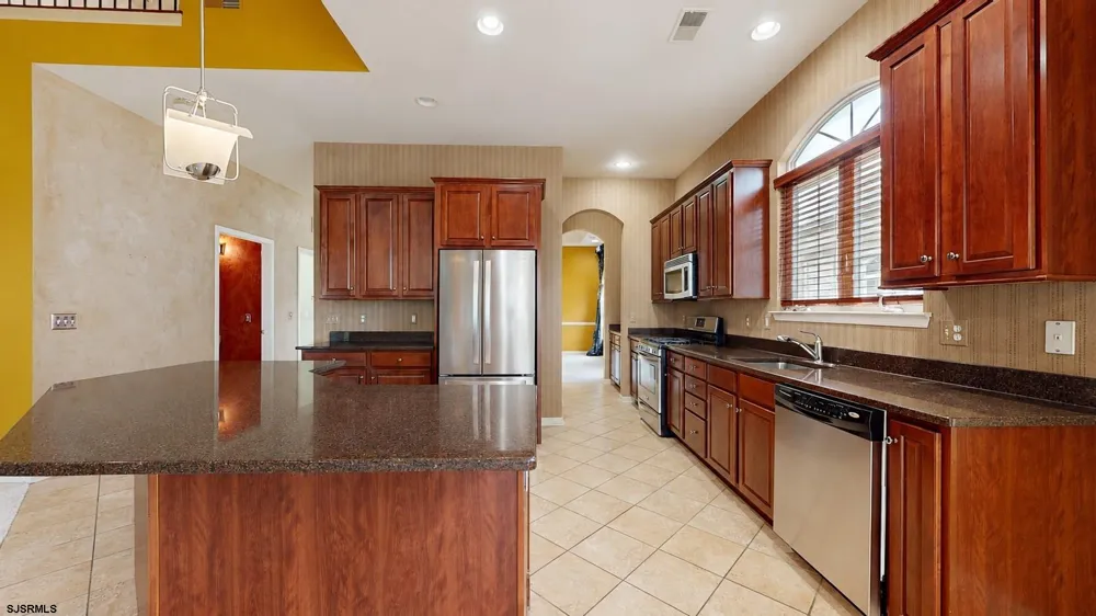 8 Lewis Dr Mays Landing, NJ 08330