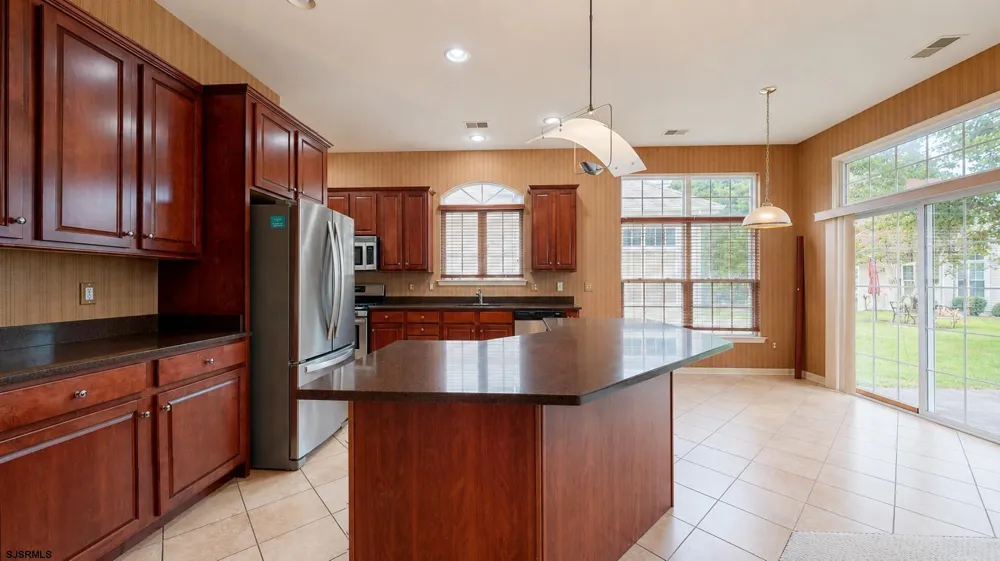 8 Lewis Dr Mays Landing, NJ 08330