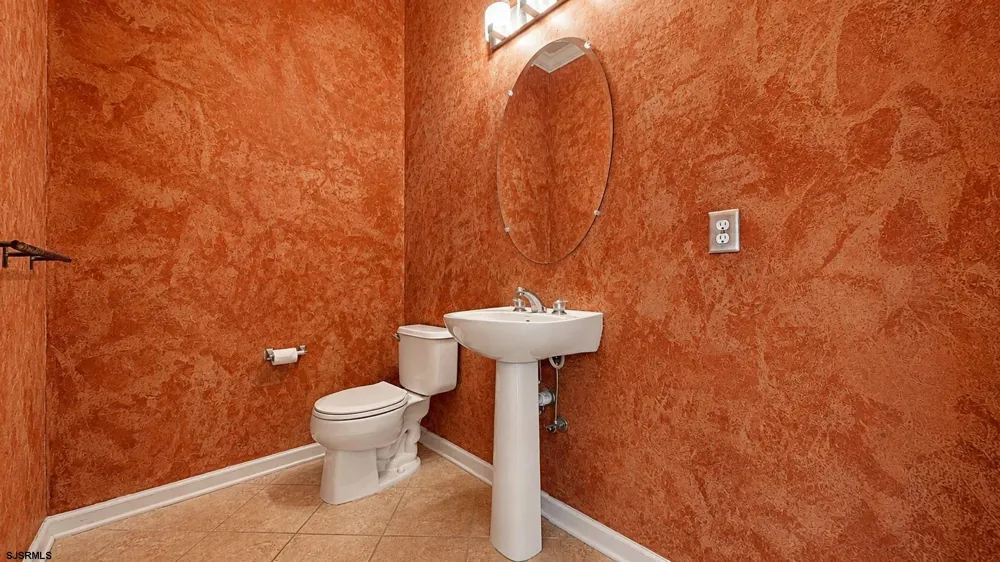 8 Lewis Dr Mays Landing, NJ 08330