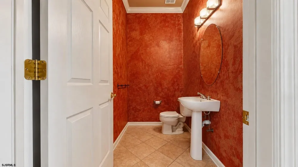 8 Lewis Dr Mays Landing, NJ 08330