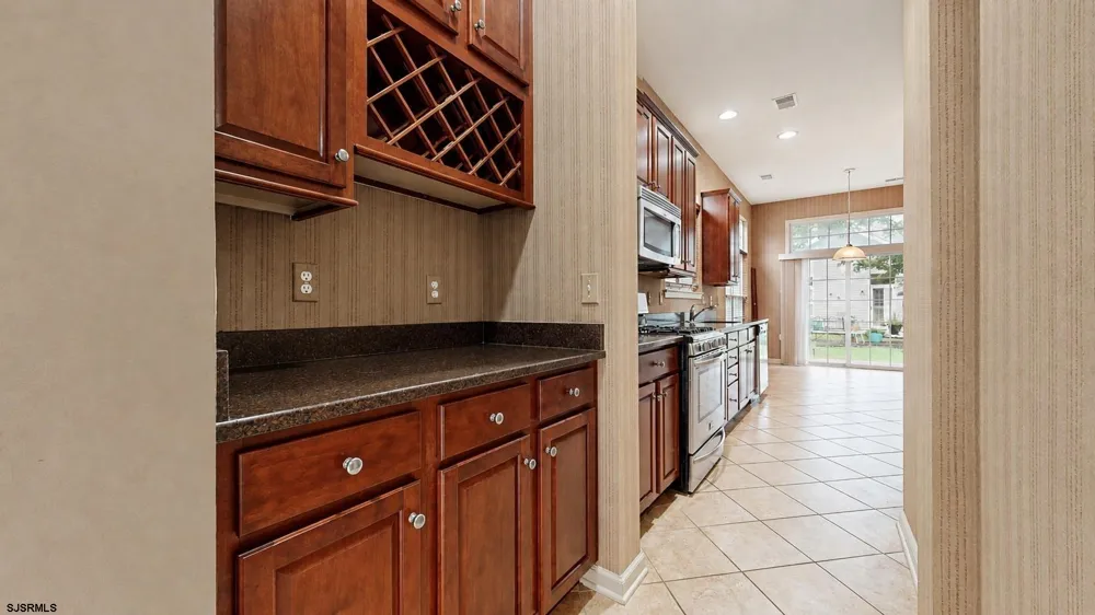 8 Lewis Dr Mays Landing, NJ 08330