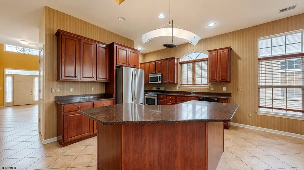 8 Lewis Dr Mays Landing, NJ 08330
