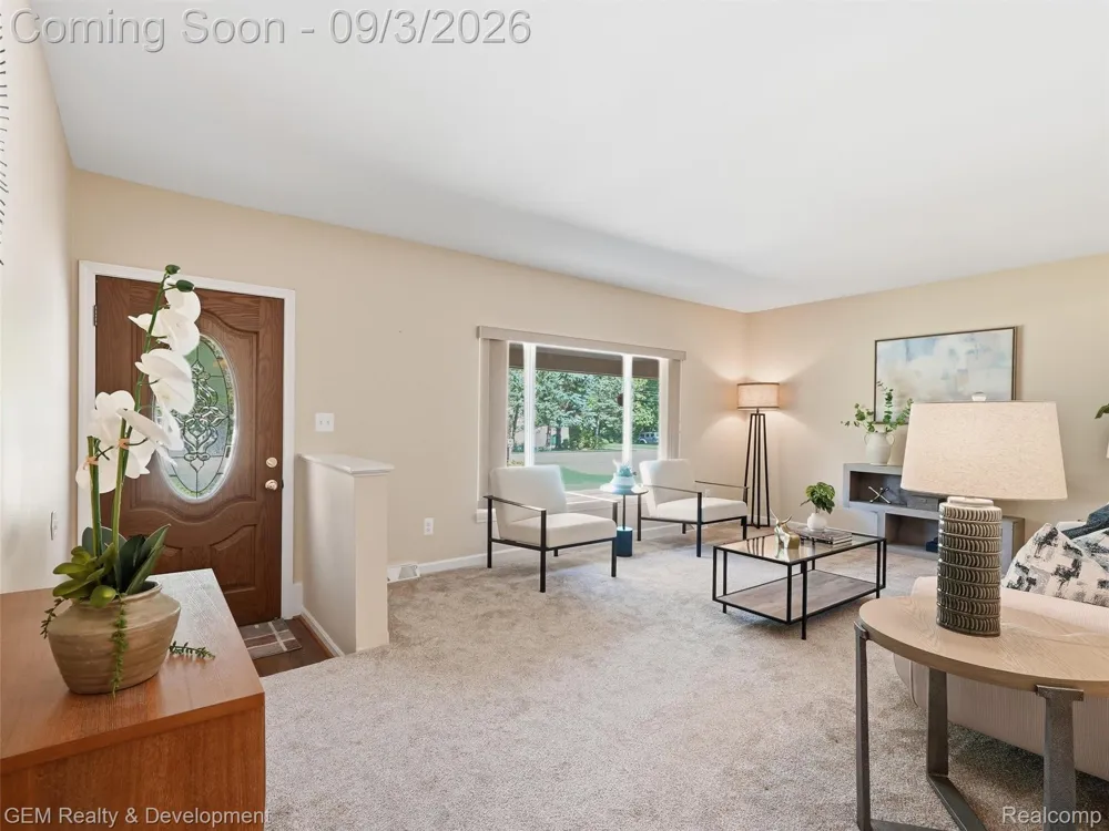 2067 Glen Iris Drive Commerce Charter Township, MI 48382