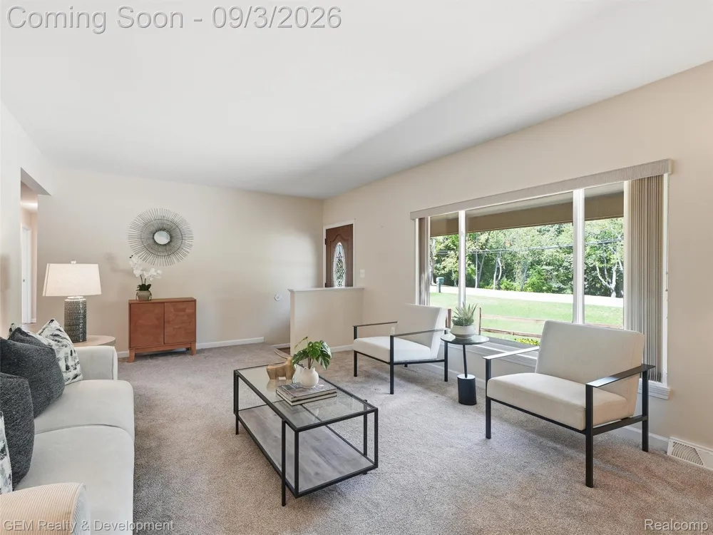 2067 Glen Iris Drive Commerce Charter Township, MI 48382