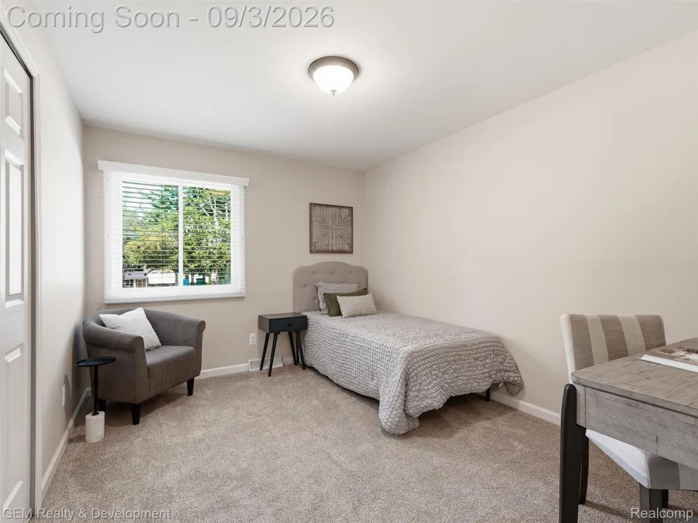 2067 Glen Iris Drive Commerce Charter Township, MI 48382