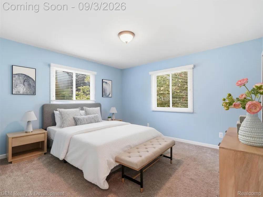 2067 Glen Iris Drive Commerce Charter Township, MI 48382