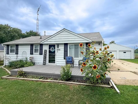 5095 Rose Lane