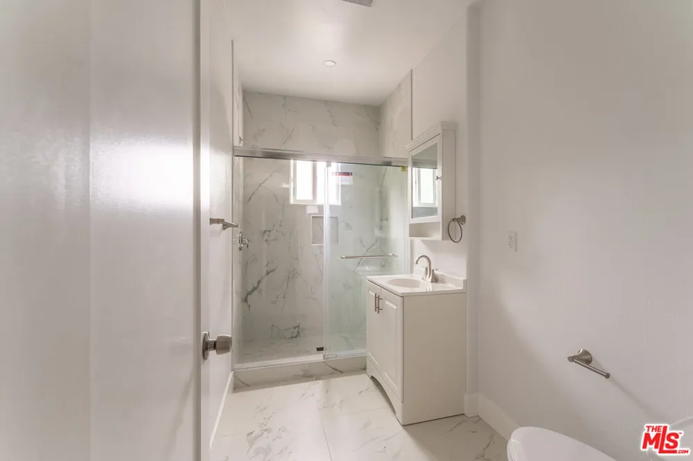 1519 W 30th Street Los Angeles, CA 90007